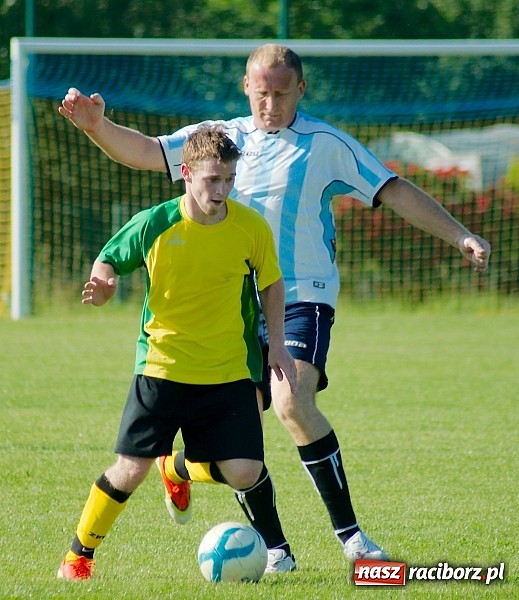 Zdjęcie w galerii na portalu naszraciborz.pl: B klasa: Brzezie rozstrzelało Samborowice wiadomości z regionu