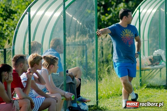 Zdjęcie w galerii na portalu naszraciborz.pl: B klasa: Brzezie rozstrzelało Samborowice wiadomości z regionu