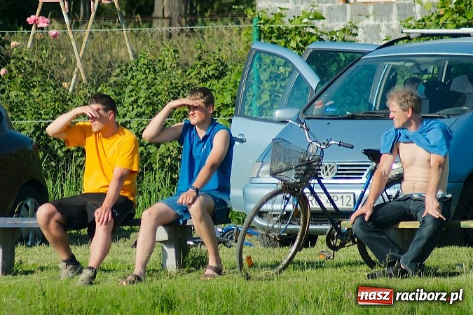 Zdjęcie w galerii na portalu naszraciborz.pl: B klasa: Brzezie rozstrzelało Samborowice wiadomości z regionu