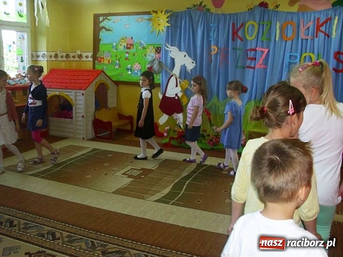 Zdjęcie w galerii na portalu naszraciborz.pl: Koziołek Matołek z wizytą w Przedszkolu nr 17 wiadomości z regionu