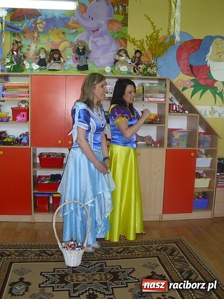 Zdjęcie w galerii na portalu naszraciborz.pl: Koziołek Matołek z wizytą w Przedszkolu nr 17 wiadomości z regionu