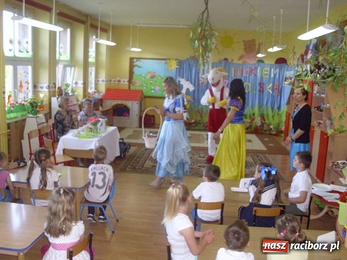 Zdjęcie w galerii na portalu naszraciborz.pl: Koziołek Matołek z wizytą w Przedszkolu nr 17 wiadomości z regionu