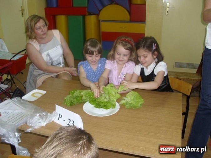 Zdjęcie w galerii na portalu naszraciborz.pl: Koziołek Matołek z wizytą w Przedszkolu nr 17 wiadomości z regionu