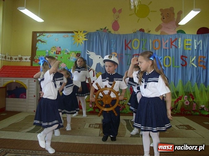 Zdjęcie w galerii na portalu naszraciborz.pl: Koziołek Matołek z wizytą w Przedszkolu nr 17 wiadomości z regionu
