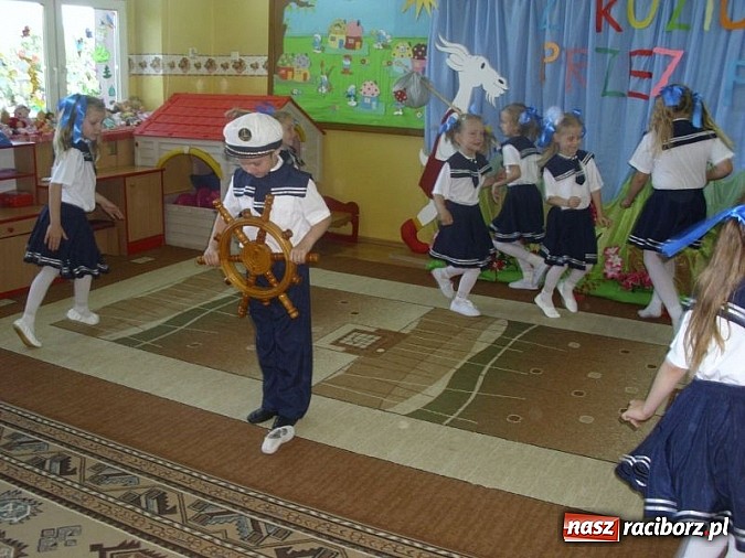 Zdjęcie w galerii na portalu naszraciborz.pl: Koziołek Matołek z wizytą w Przedszkolu nr 17 wiadomości z regionu