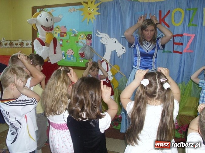 Zdjęcie w galerii na portalu naszraciborz.pl: Koziołek Matołek z wizytą w Przedszkolu nr 17 wiadomości z regionu