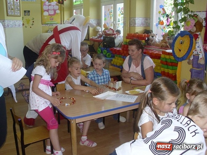 Zdjęcie w galerii na portalu naszraciborz.pl: Koziołek Matołek z wizytą w Przedszkolu nr 17 wiadomości z regionu