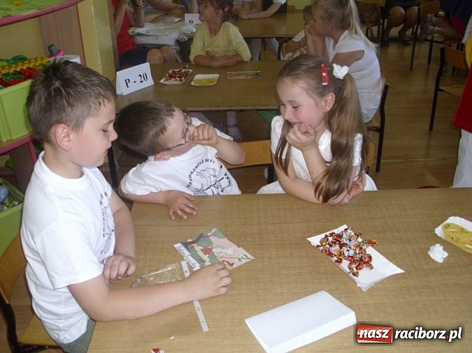 Zdjęcie w galerii na portalu naszraciborz.pl: Koziołek Matołek z wizytą w Przedszkolu nr 17 wiadomości z regionu