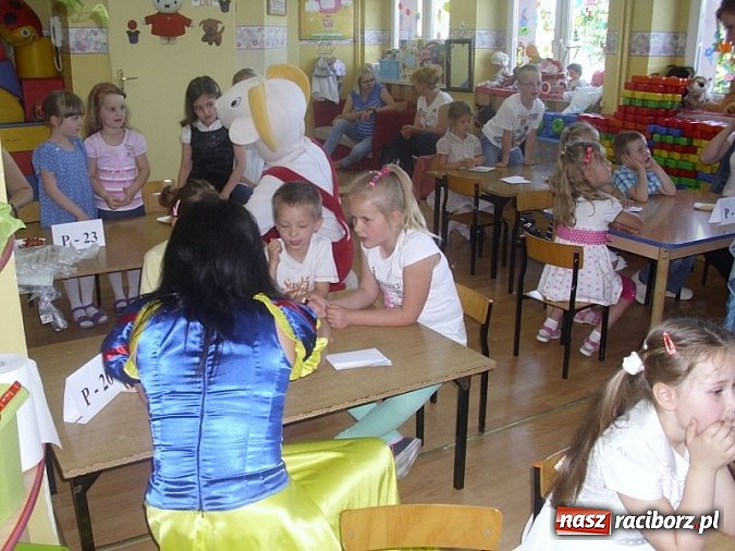 Zdjęcie w galerii na portalu naszraciborz.pl: Koziołek Matołek z wizytą w Przedszkolu nr 17 wiadomości z regionu