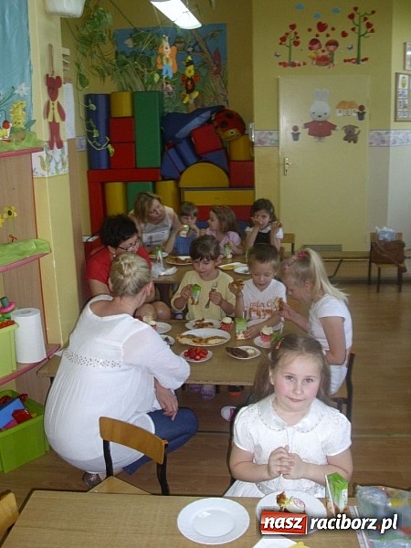 Zdjęcie w galerii na portalu naszraciborz.pl: Koziołek Matołek z wizytą w Przedszkolu nr 17 wiadomości z regionu