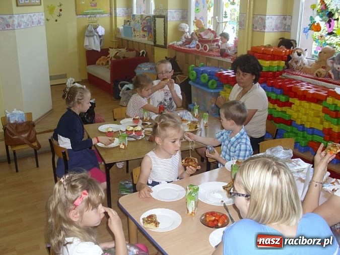 Zdjęcie w galerii na portalu naszraciborz.pl: Koziołek Matołek z wizytą w Przedszkolu nr 17 wiadomości z regionu