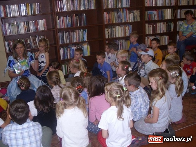 Zdjęcie w galerii na portalu naszraciborz.pl: Koziołek Matołek z wizytą w Przedszkolu nr 17 wiadomości z regionu