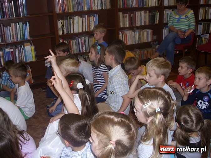 Zdjęcie w galerii na portalu naszraciborz.pl: Koziołek Matołek z wizytą w Przedszkolu nr 17 wiadomości z regionu