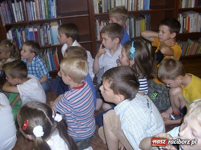 Zdjęcie w galerii na portalu naszraciborz.pl: Koziołek Matołek z wizytą w Przedszkolu nr 17 wiadomości z regionu