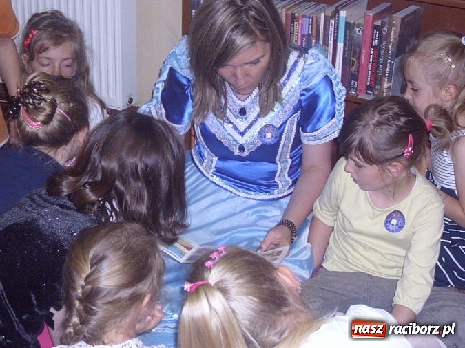 Zdjęcie w galerii na portalu naszraciborz.pl: Koziołek Matołek z wizytą w Przedszkolu nr 17 wiadomości z regionu