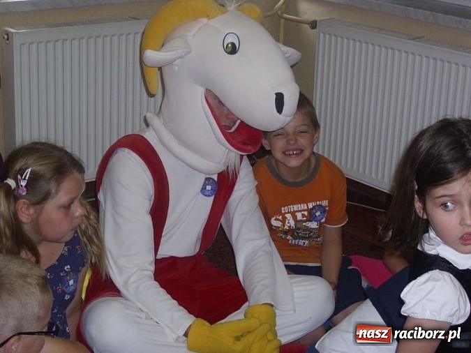 Zdjęcie w galerii na portalu naszraciborz.pl: Koziołek Matołek z wizytą w Przedszkolu nr 17 wiadomości z regionu