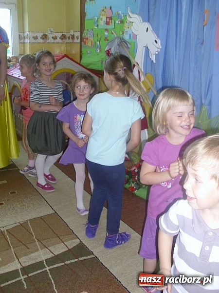 Zdjęcie w galerii na portalu naszraciborz.pl: Koziołek Matołek z wizytą w Przedszkolu nr 17 wiadomości z regionu