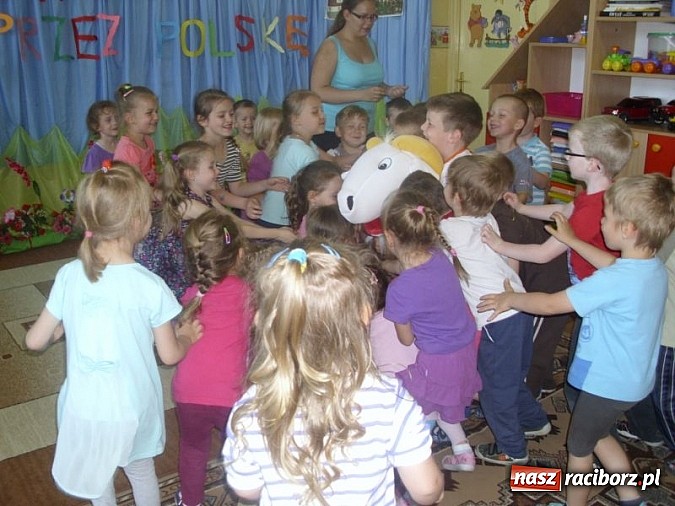 Zdjęcie w galerii na portalu naszraciborz.pl: Koziołek Matołek z wizytą w Przedszkolu nr 17 wiadomości z regionu