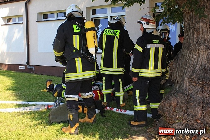 Zdjęcie w galerii na portalu naszraciborz.pl: Gminne ćwiczenia OSP: Pożar w ZSP w Borucinie, poszkodowana nauczycielka wiadomości z regionu