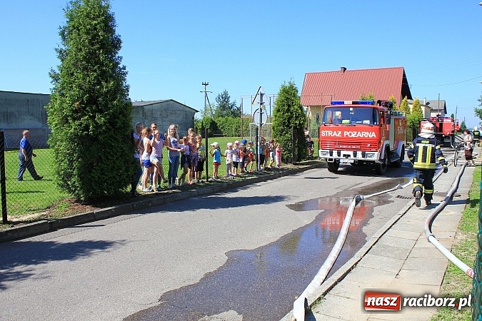 Zdjęcie w galerii na portalu naszraciborz.pl: Gminne ćwiczenia OSP: Pożar w ZSP w Borucinie, poszkodowana nauczycielka wiadomości z regionu