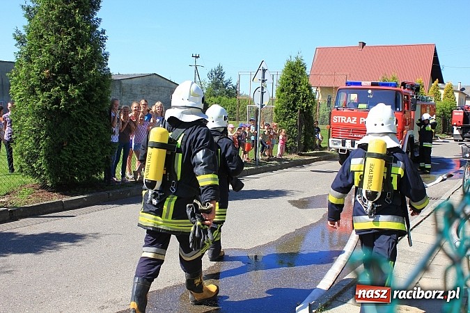 Zdjęcie w galerii na portalu naszraciborz.pl: Gminne ćwiczenia OSP: Pożar w ZSP w Borucinie, poszkodowana nauczycielka wiadomości z regionu