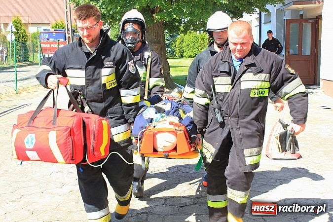 Zdjęcie w galerii na portalu naszraciborz.pl: Gminne ćwiczenia OSP: Pożar w ZSP w Borucinie, poszkodowana nauczycielka wiadomości z regionu