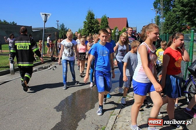 Zdjęcie w galerii na portalu naszraciborz.pl: Gminne ćwiczenia OSP: Pożar w ZSP w Borucinie, poszkodowana nauczycielka wiadomości z regionu