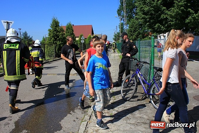 Zdjęcie w galerii na portalu naszraciborz.pl: Gminne ćwiczenia OSP: Pożar w ZSP w Borucinie, poszkodowana nauczycielka wiadomości z regionu