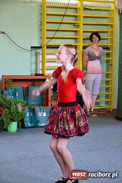 Zdjęcie w galerii na portalu naszraciborz.pl: Młodzi śpiewali, strażacy gasili i ratowali, reszta bawiła się świetnie. Dzień Dziecka w Rudach wiadomości z regionu