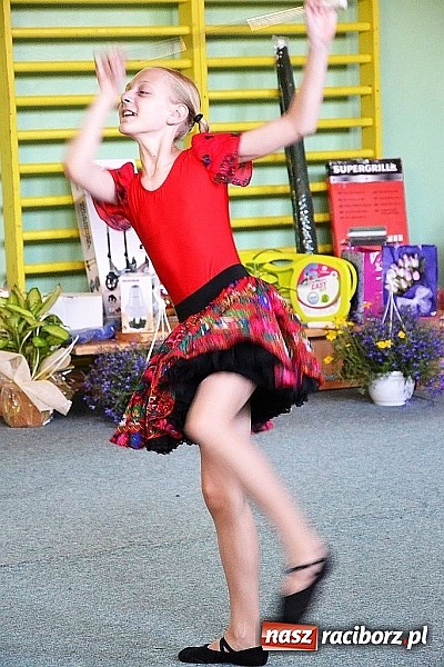 Zdjęcie w galerii na portalu naszraciborz.pl: Młodzi śpiewali, strażacy gasili i ratowali, reszta bawiła się świetnie. Dzień Dziecka w Rudach wiadomości z regionu