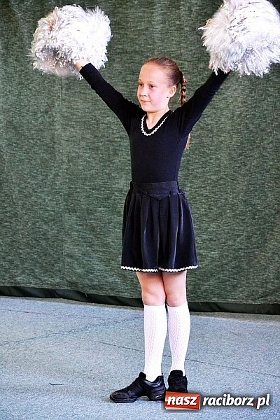 Zdjęcie w galerii na portalu naszraciborz.pl: Młodzi śpiewali, strażacy gasili i ratowali, reszta bawiła się świetnie. Dzień Dziecka w Rudach wiadomości z regionu