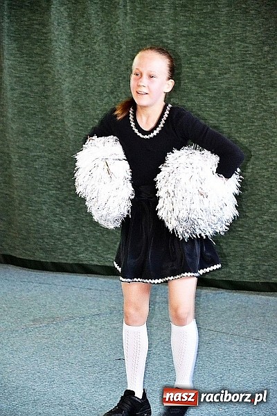 Zdjęcie w galerii na portalu naszraciborz.pl: Młodzi śpiewali, strażacy gasili i ratowali, reszta bawiła się świetnie. Dzień Dziecka w Rudach wiadomości z regionu