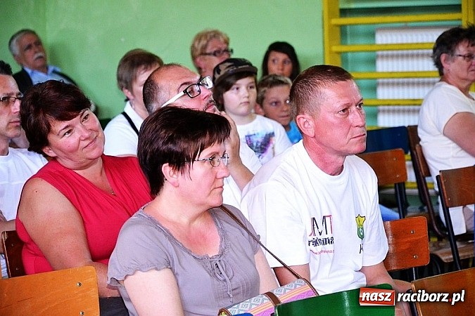 Zdjęcie w galerii na portalu naszraciborz.pl: Młodzi śpiewali, strażacy gasili i ratowali, reszta bawiła się świetnie. Dzień Dziecka w Rudach wiadomości z regionu