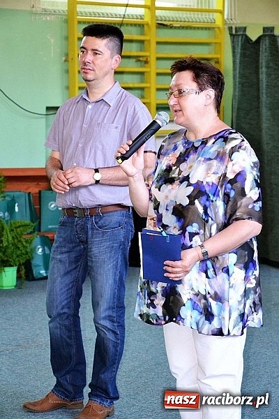 Zdjęcie w galerii na portalu naszraciborz.pl: Młodzi śpiewali, strażacy gasili i ratowali, reszta bawiła się świetnie. Dzień Dziecka w Rudach wiadomości z regionu