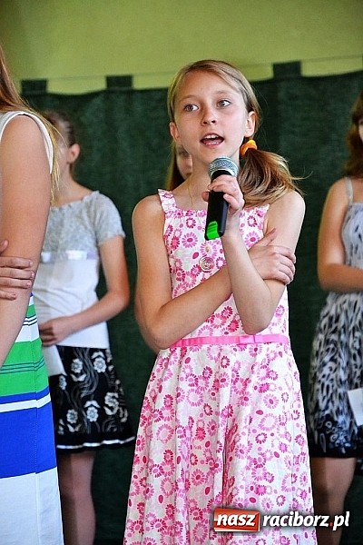 Zdjęcie w galerii na portalu naszraciborz.pl: Młodzi śpiewali, strażacy gasili i ratowali, reszta bawiła się świetnie. Dzień Dziecka w Rudach wiadomości z regionu