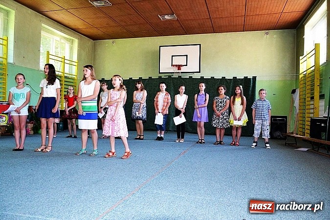 Zdjęcie w galerii na portalu naszraciborz.pl: Młodzi śpiewali, strażacy gasili i ratowali, reszta bawiła się świetnie. Dzień Dziecka w Rudach wiadomości z regionu