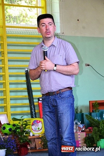 Zdjęcie w galerii na portalu naszraciborz.pl: Młodzi śpiewali, strażacy gasili i ratowali, reszta bawiła się świetnie. Dzień Dziecka w Rudach wiadomości z regionu