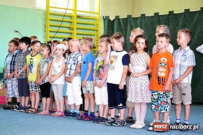 Zdjęcie w galerii na portalu naszraciborz.pl: Młodzi śpiewali, strażacy gasili i ratowali, reszta bawiła się świetnie. Dzień Dziecka w Rudach wiadomości z regionu