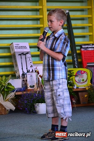 Zdjęcie w galerii na portalu naszraciborz.pl: Młodzi śpiewali, strażacy gasili i ratowali, reszta bawiła się świetnie. Dzień Dziecka w Rudach wiadomości z regionu