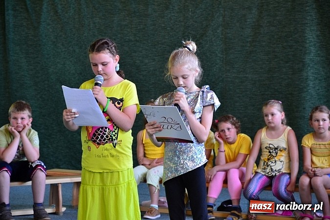 Zdjęcie w galerii na portalu naszraciborz.pl: Młodzi śpiewali, strażacy gasili i ratowali, reszta bawiła się świetnie. Dzień Dziecka w Rudach wiadomości z regionu