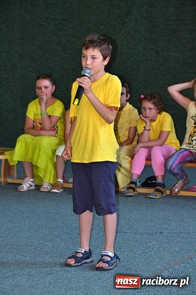 Zdjęcie w galerii na portalu naszraciborz.pl: Młodzi śpiewali, strażacy gasili i ratowali, reszta bawiła się świetnie. Dzień Dziecka w Rudach wiadomości z regionu