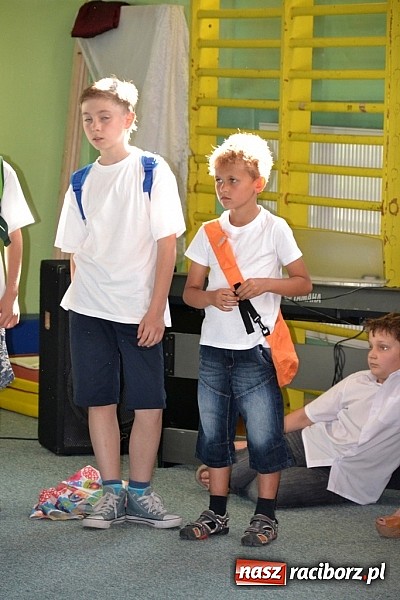 Zdjęcie w galerii na portalu naszraciborz.pl: Młodzi śpiewali, strażacy gasili i ratowali, reszta bawiła się świetnie. Dzień Dziecka w Rudach wiadomości z regionu