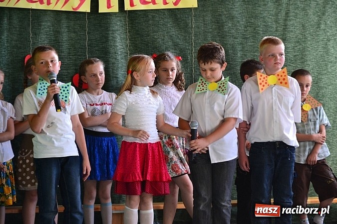 Zdjęcie w galerii na portalu naszraciborz.pl: Młodzi śpiewali, strażacy gasili i ratowali, reszta bawiła się świetnie. Dzień Dziecka w Rudach wiadomości z regionu
