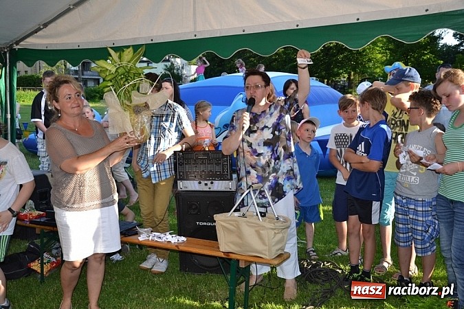 Zdjęcie w galerii na portalu naszraciborz.pl: Młodzi śpiewali, strażacy gasili i ratowali, reszta bawiła się świetnie. Dzień Dziecka w Rudach wiadomości z regionu