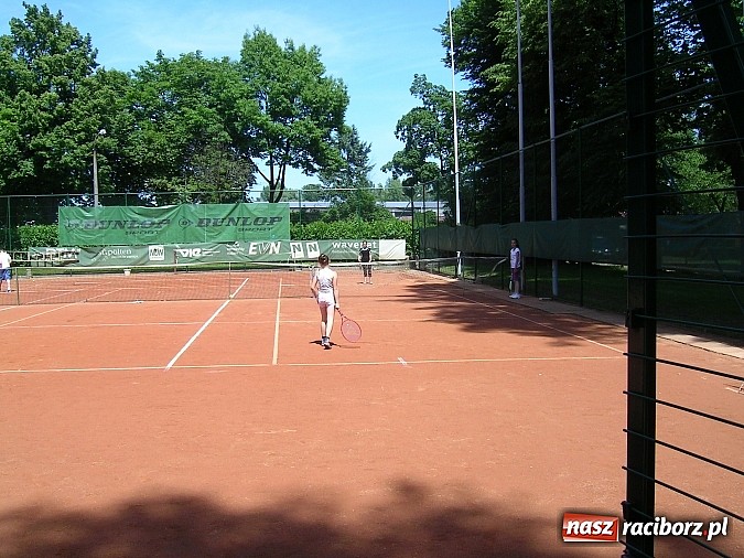 Zdjęcie w galerii na portalu naszraciborz.pl: Turnieje tenisowe z okazji Dnia Dziecka wiadomości z regionu