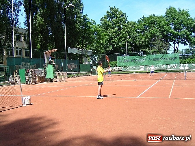 Zdjęcie w galerii na portalu naszraciborz.pl: Turnieje tenisowe z okazji Dnia Dziecka wiadomości z regionu
