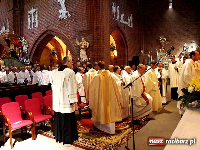 Zdjęcie w galerii na portalu naszraciborz.pl: Kościół w Rudach ogłoszony bazyliką wiadomości z regionu