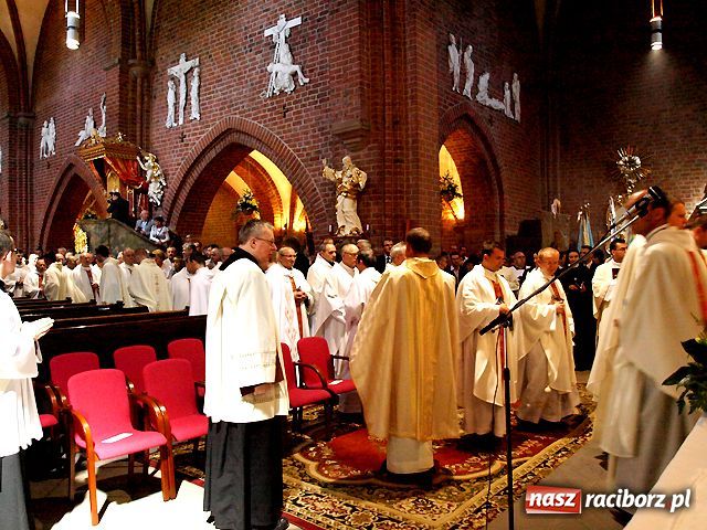 Zdjęcie w galerii na portalu naszraciborz.pl: Kościół w Rudach ogłoszony bazyliką wiadomości z regionu