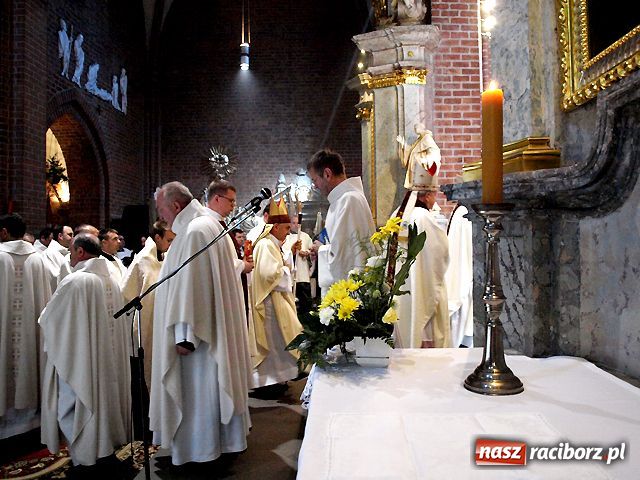 Zdjęcie w galerii na portalu naszraciborz.pl: Kościół w Rudach ogłoszony bazyliką wiadomości z regionu