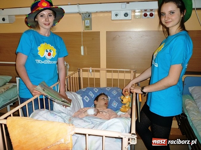 Zdjęcie w galerii na portalu naszraciborz.pl: Czytanie i kóz podkuwanie w bibliotece  wiadomości z regionu